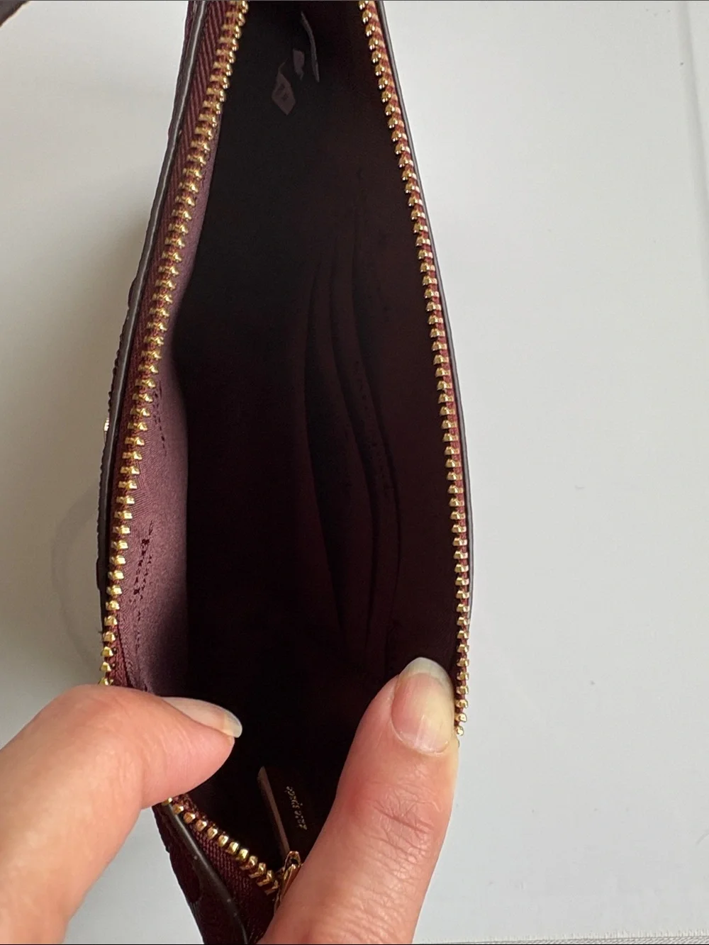 kate spade flower embroidered convertible wristlet - dark marlo